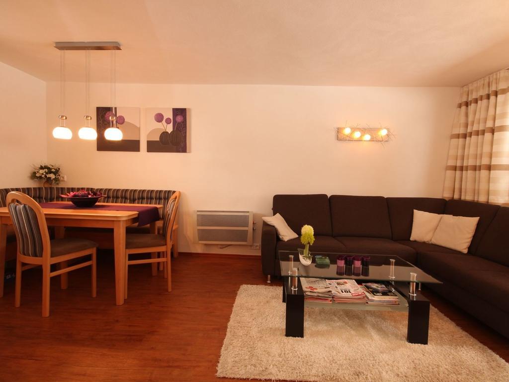Boutique Apartment In Brixen With Mountain View Бриксен-им-Тале Екстериор снимка